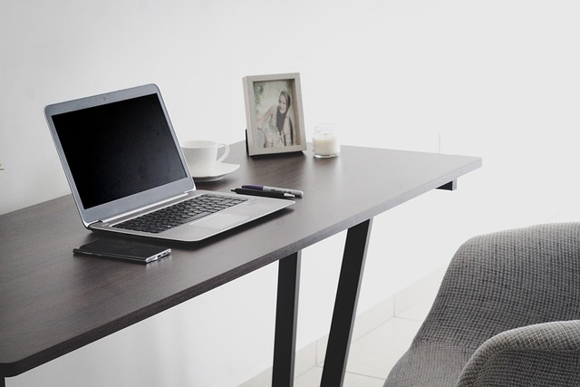 workplace-5517762_640.jpg