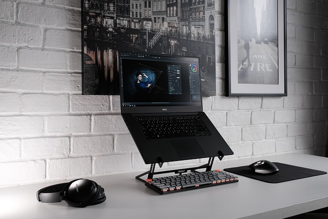 1763722345244543.jpg laptop-6332543_640.jpg